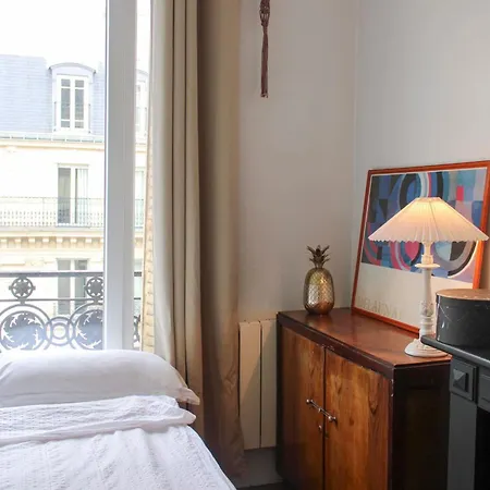 Bright With View And Comfort * Parijs