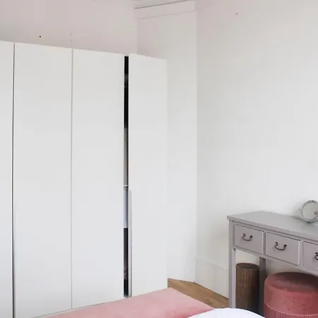 Bright With View And Comfort Parijs