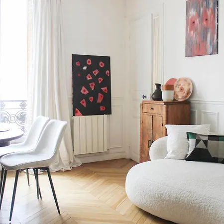 Bright With View And Comfort Parijs